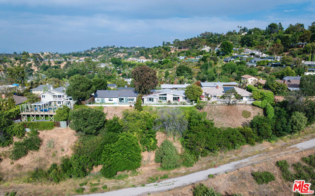 3423 Scadlock Lane, Sherman Oaks CA: https://media.crmls.org/mediaz/a86615f4-5ca2-431c-ad0f-e3bf5fe26ef7.jpg