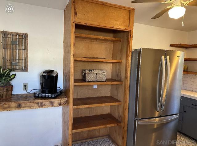701 Valley Ave, Solana Beach CA: https://media.crmls.org/mediaz/a866263a-52c7-4687-9065-f0880dc29003.jpg