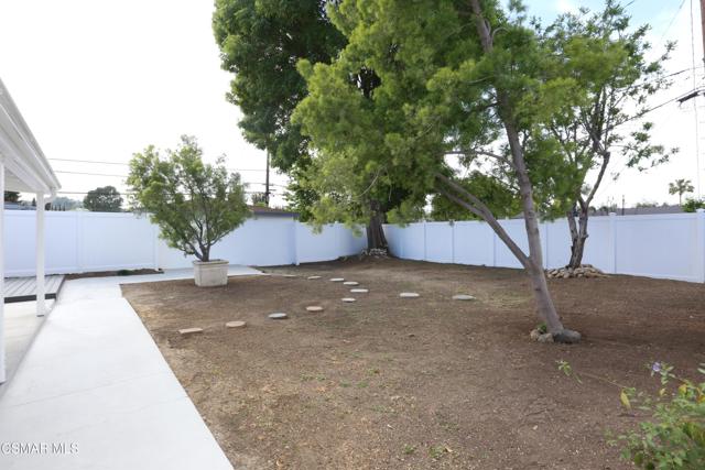 21935 Ybarra Road, Woodland Hills CA: https://media.crmls.org/mediaz/a8663c35-78e4-4cdd-a0ee-b463257d0281.jpg