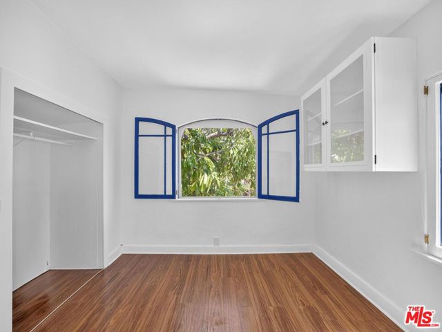 2565 Glen Green Street, Los Angeles CA: https://media.crmls.org/mediaz/a8666993-1afa-44ef-b2ad-66997c4e4efa.jpg