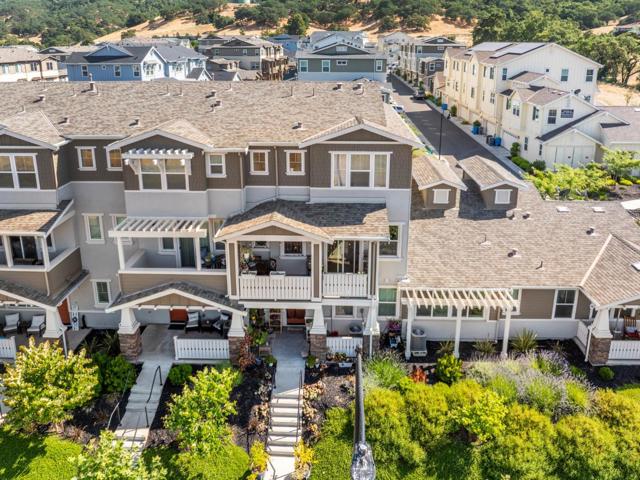 1387 Ores Way, Gilroy CA: https://media.crmls.org/mediaz/a866c175-75c2-441a-92f6-9be65efbb419.jpg