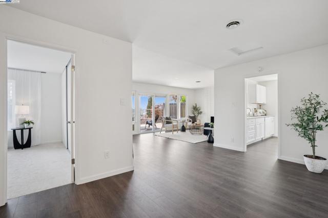1165 Amend St, Pinole CA: https://media.crmls.org/mediaz/a866e3dc-5370-438c-ad60-70892fbce994.jpg