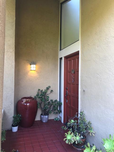 6645 Caminito Scioto, La Jolla CA: https://media.crmls.org/mediaz/a867924b-78d5-4560-adf6-5e9a8089cf60.jpg