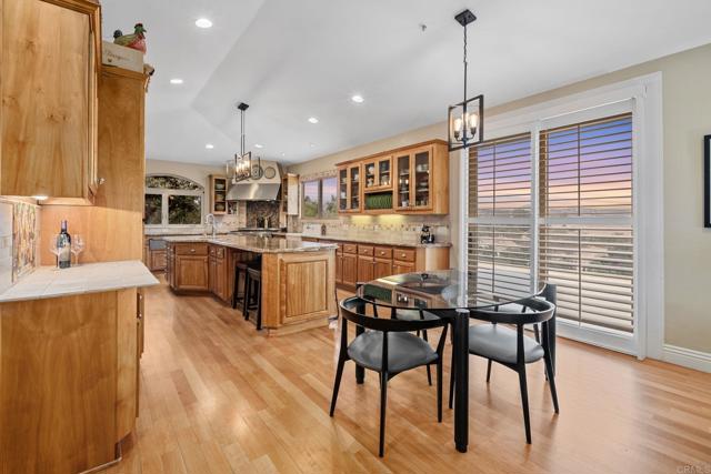 18351 WOODS HILL, Ramona CA: https://media.crmls.org/mediaz/a867e8eb-a567-46c6-836c-ef55859ec214.jpg