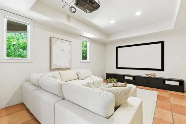 45 Sneckner Court, Menlo Park CA: https://media.crmls.org/mediaz/a86874f4-d644-486a-9b44-4d257bc8fe0f.jpg