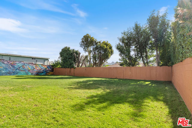 4180 Mount Vernon Drive, View Park CA: https://media.crmls.org/mediaz/a86a0699-b8fc-4ed8-a528-723b3337ee5c.jpg