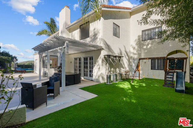 22241 Alizondo Drive, Woodland Hills CA: https://media.crmls.org/mediaz/a86a3781-7169-40d3-b2b8-41103080ec30.jpg