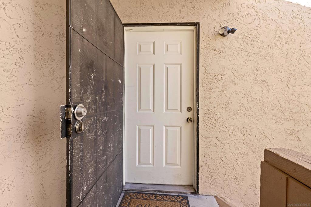 https://media.crmls.org/mediaz/a86a552a-c7d1-4b8a-9b6b-3636dd4c1905.jpg?preset=X-Large