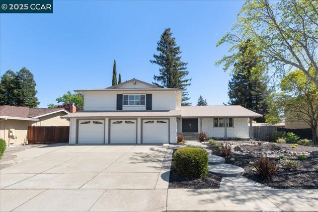 2551 Toltec Cir, San Ramon CA: https://media.crmls.org/mediaz/a86b651e-467a-43d2-83ee-85074afef8ad.jpg