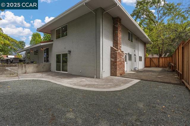 2027 Mohawk Dr, Pleasant Hill CA: https://media.crmls.org/mediaz/a86bb73c-509d-4636-a8e0-9adeb988dcbd.jpg