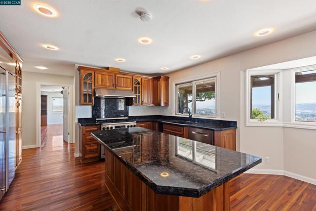 70 Sherburne Hills, Danville CA: https://media.crmls.org/mediaz/a86c0b29-c840-4589-aabb-5b51cccf17bb.jpg