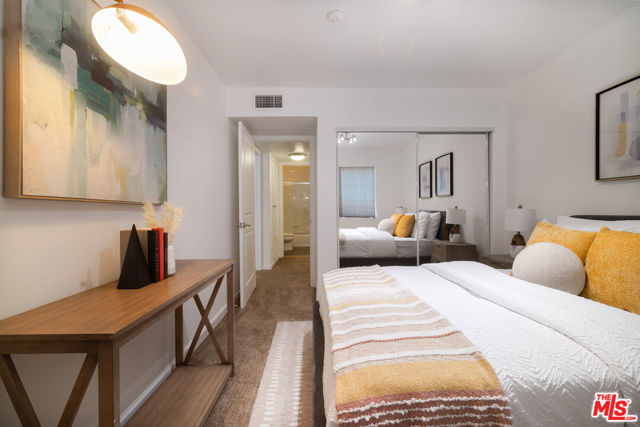 4702 Fulton Avenue, Sherman Oaks CA: https://media.crmls.org/mediaz/a86c19c3-6d7d-4fc1-b2cf-bf8e421b26fd.jpg