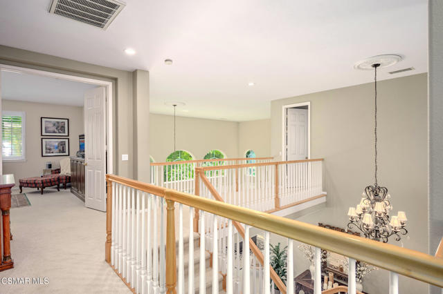 4566 Bluewood Court, Moorpark CA: https://media.crmls.org/mediaz/a86cdbe0-6b67-4186-a824-d90df2b10e18.jpg