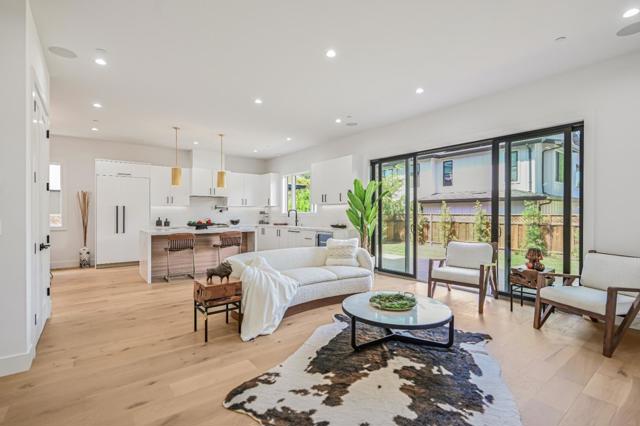 980 Lucky Avenue, Menlo Park CA: https://media.crmls.org/mediaz/a86cf062-4563-4372-9284-31221c016438.jpg