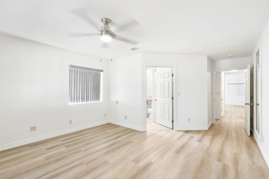 https://media.crmls.org/mediaz/a86cf4dd-2344-45b6-bed7-503d32ad0d6a.jpg?preset=X-Large