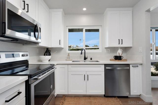 3630 Vista Campana S 6, Oceanside CA: https://media.crmls.org/mediaz/a86db150-125d-4549-9288-3d13e815ec72.jpg