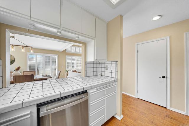 Detail Gallery Image 19 of 55 For 553 a Hygeia Ave. Ave, Encinitas,  CA 92024 - 3 Beds | 2/1 Baths