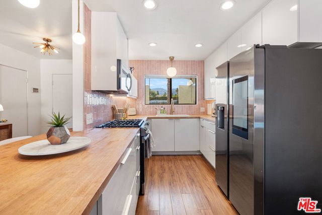 74060 Setting Sun Trail, Palm Desert CA: https://media.crmls.org/mediaz/a86ddb1d-fbc1-4b4c-9fdf-04838012f243.jpg