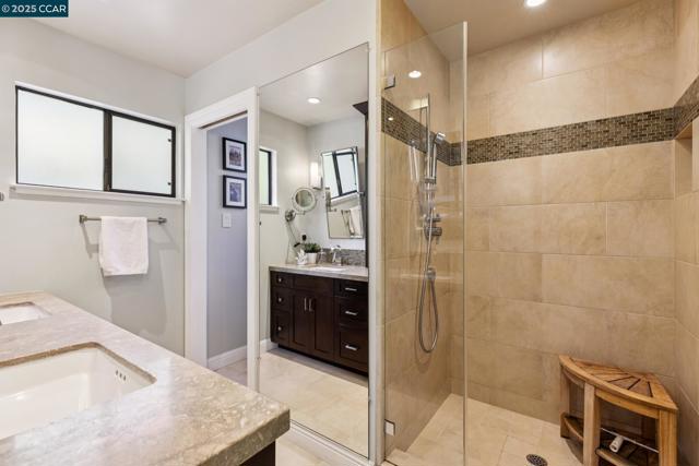 3081 Walnut Blvd, Walnut Creek CA: https://media.crmls.org/mediaz/a86e43e5-d453-4c56-89be-78afeb220516.jpg