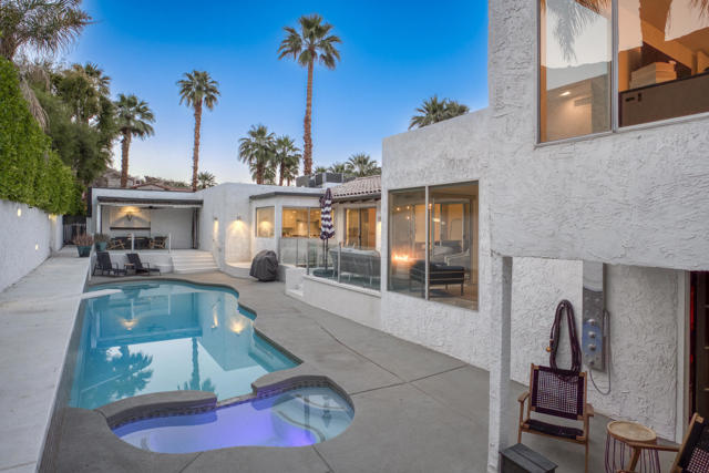 257 W El Camino Way, Palm Springs CA: https://media.crmls.org/mediaz/a86eb9e5-a214-4ac1-a1f6-e4dd7d975bdd.jpg