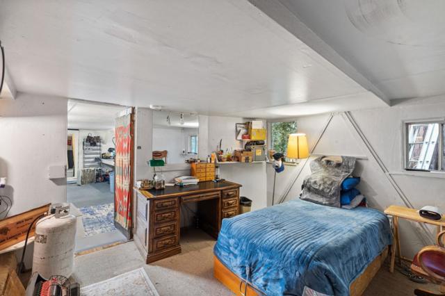 15725 Kings Creek Road, Boulder Creek CA: https://media.crmls.org/mediaz/a86f3efb-be23-4296-8a5a-aa855252558d.jpg