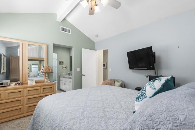 6317 CAMINITO DEL PASTEL, San Diego CA: https://media.crmls.org/mediaz/a86fcd50-1b1f-4489-85a4-9203b5a61db1.jpg