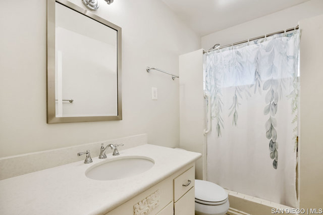 8365 Lake Adlon DR, San Diego CA: https://media.crmls.org/mediaz/a8703042-a54c-4c42-b95c-73d2cfbe9080.jpg