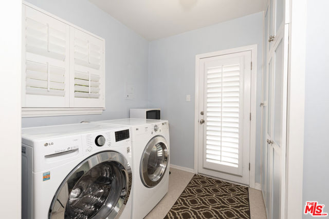 4316 Beeman Avenue, Studio City CA: https://media.crmls.org/mediaz/a8710038-6b37-4da7-bdf3-51004f8c5a21.jpg