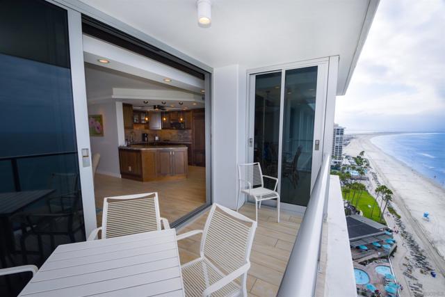 1760 Avenida Del Mundo, Coronado CA: https://media.crmls.org/mediaz/a8715e5d-4c44-4328-93ba-4942b64a3626.jpg