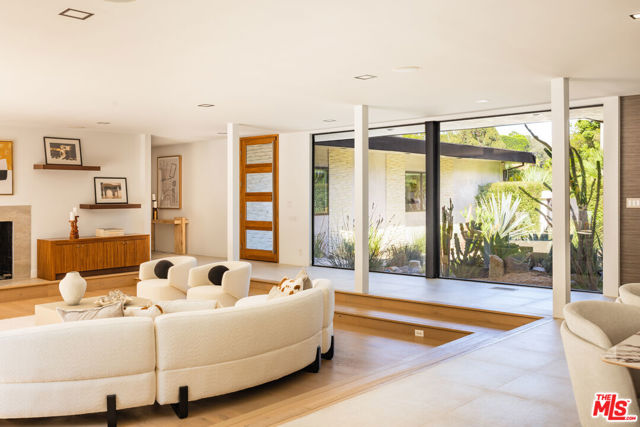 9991 Liebe Drive, Beverly Hills CA: https://media.crmls.org/mediaz/a8716a0c-9f27-4a5c-b5cc-cd0765724207.jpg