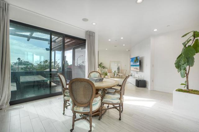 Detail Gallery Image 3 of 25 For 300 9th St., Del Mar,  CA 92014 - 3 Beds | 3 Baths