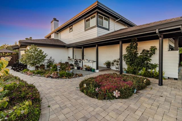 11550 Skyline Boulevard, Oakland CA: https://media.crmls.org/mediaz/a8729184-5427-49cb-a8c0-9c8607e69932.jpg