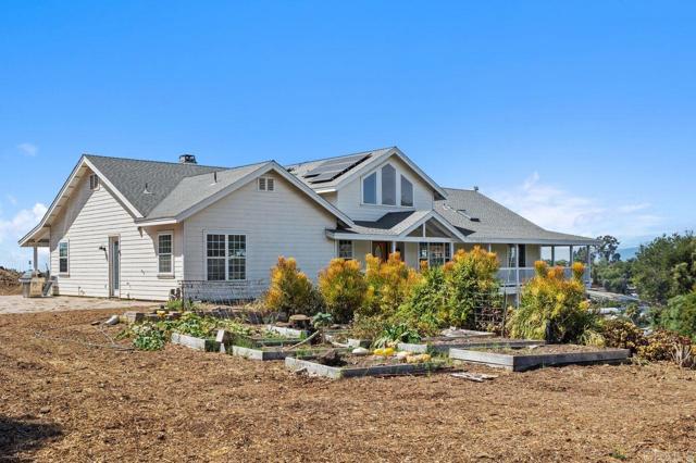 1101 York Dr., Vista CA: https://media.crmls.org/mediaz/a8732a72-6cad-4fd1-a7ef-b03d3597f684.jpg