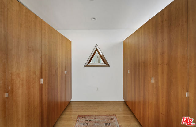 3813 Ronda Vista Place, Los Angeles CA: https://media.crmls.org/mediaz/a873c52e-c2fa-4ad2-be96-496aedacb586.jpg