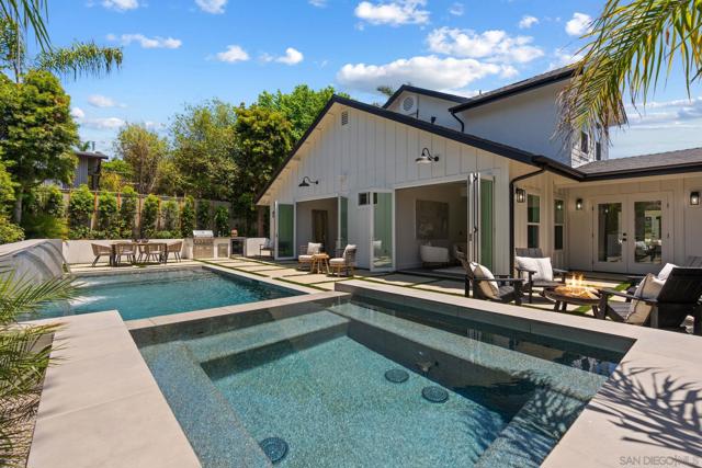 1384 Cynthia Ln, Carlsbad CA: https://media.crmls.org/mediaz/a873c9a2-333b-48ce-b90e-27c003eb79c3.jpg