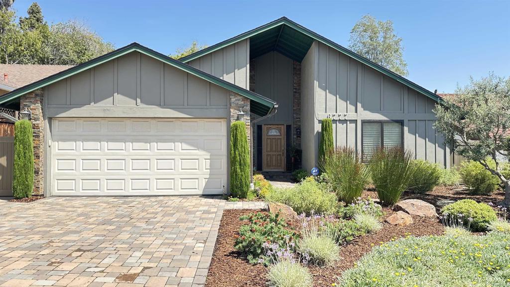 6777 Winding Creek