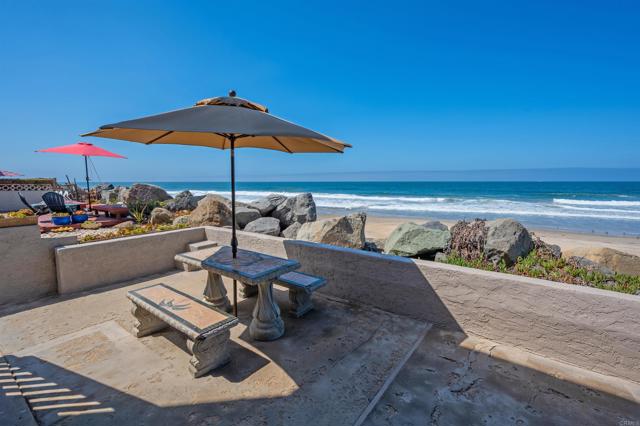 1460 Seacoast Drive, Imperial Beach CA: https://media.crmls.org/mediaz/a874697e-e3f6-4e7e-ae56-3b26cb0cd4fd.jpg