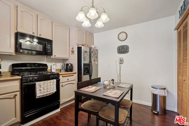 21620 Burbank Boulevard, Woodland Hills CA: https://media.crmls.org/mediaz/a8746c2b-4d98-46f5-b360-360de42176c2.jpg