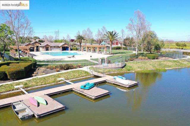 133 Clear Lake Ct, Oakley CA: https://media.crmls.org/mediaz/a875b515-28d0-4be9-9fb2-0e6a508d9eba.jpg