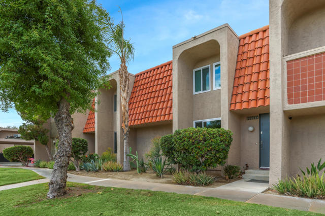 2274 N Indian Canyon Drive, Palm Springs CA: https://media.crmls.org/mediaz/a875c344-31c8-445a-b99e-7ca6e52b3019.jpg