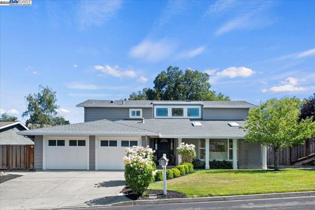 103 Baldwin Dr, Danville CA: https://media.crmls.org/mediaz/a875e33f-09c7-4fcb-a70c-03cec0655e4e.jpg