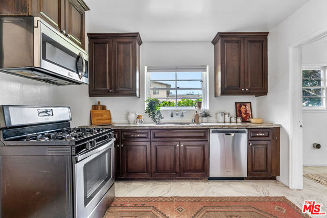 1302 Yale Street photo 5