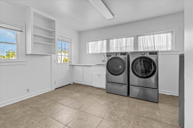 4125 Prunedale Avenue, Gilroy CA: https://media.crmls.org/mediaz/a8766bc3-c79d-481e-a23d-89162484300f.jpg