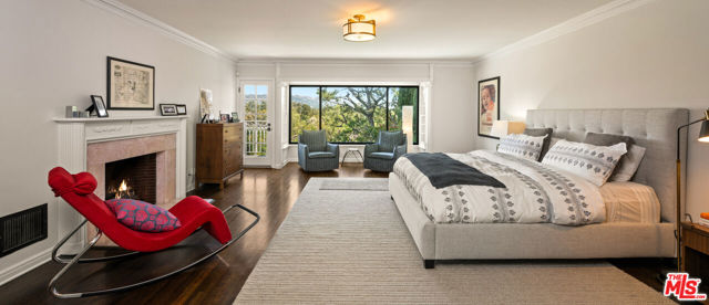 850 Birchwood Drive, Los Angeles CA: https://media.crmls.org/mediaz/a8767ce4-2358-40a9-965a-68a4be691b98.jpg