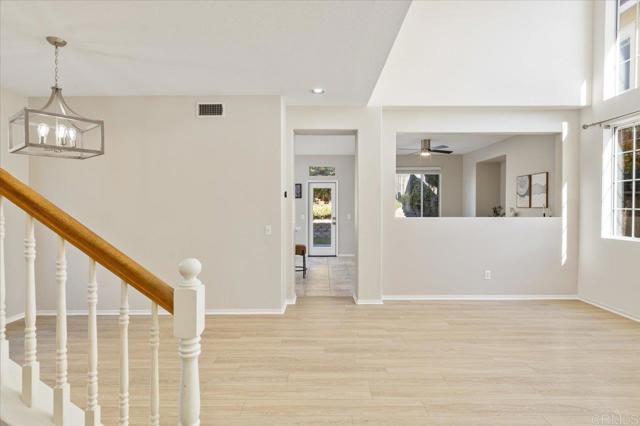 Detail Gallery Image 9 of 47 For 230 Venetia Way, Oceanside,  CA 92057 - 3 Beds | 2/1 Baths