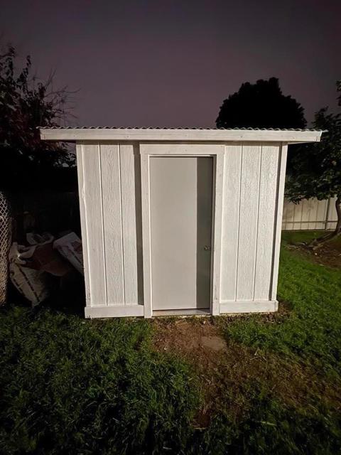 6042 Coad Lane, Riverbank CA: https://media.crmls.org/mediaz/a8771af8-2ea9-46c9-bf49-f0045eb4bce5.jpg