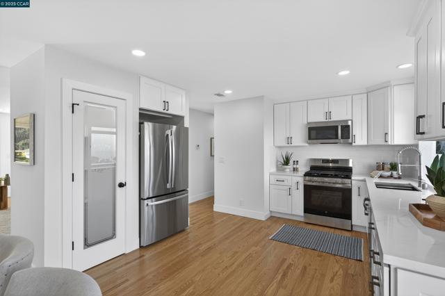 1264 Belfair Dr, Pinole CA: https://media.crmls.org/mediaz/a878b525-05a0-4dbb-b35d-0249ae5baefa.jpg