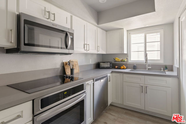 618 North Howard Street, 221 photo 11