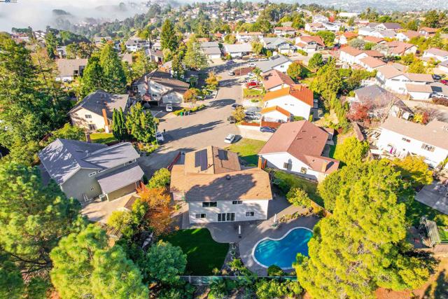 3608 Siskiyou Ct, Hayward CA: https://media.crmls.org/mediaz/a8794ae9-fee0-4d2d-9b95-b412274cb054.jpg