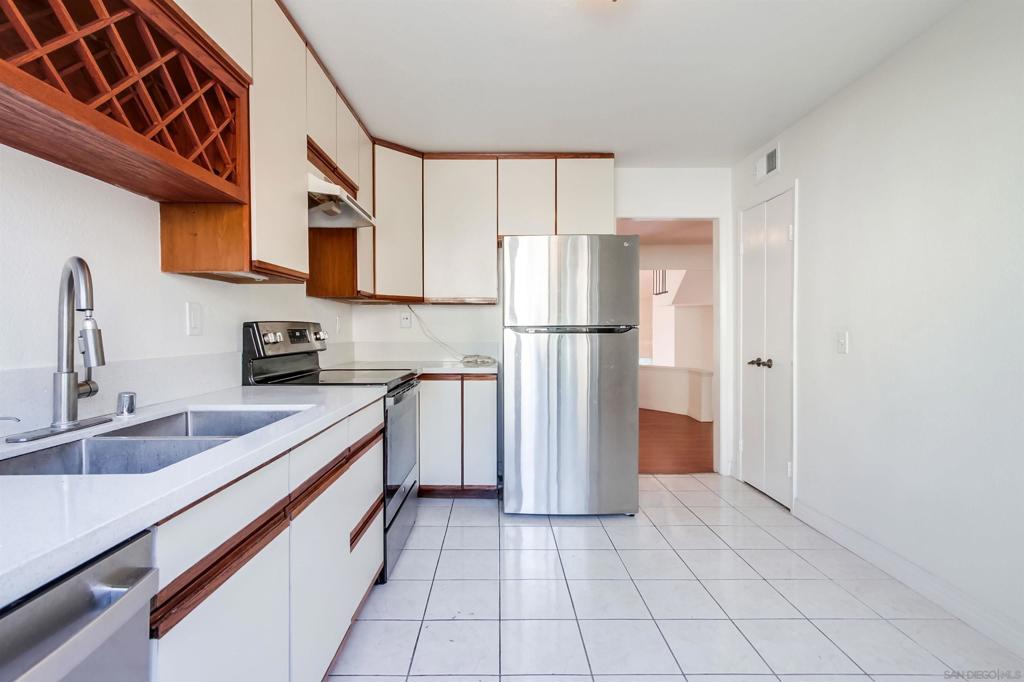 MLS #250042575SD image #16